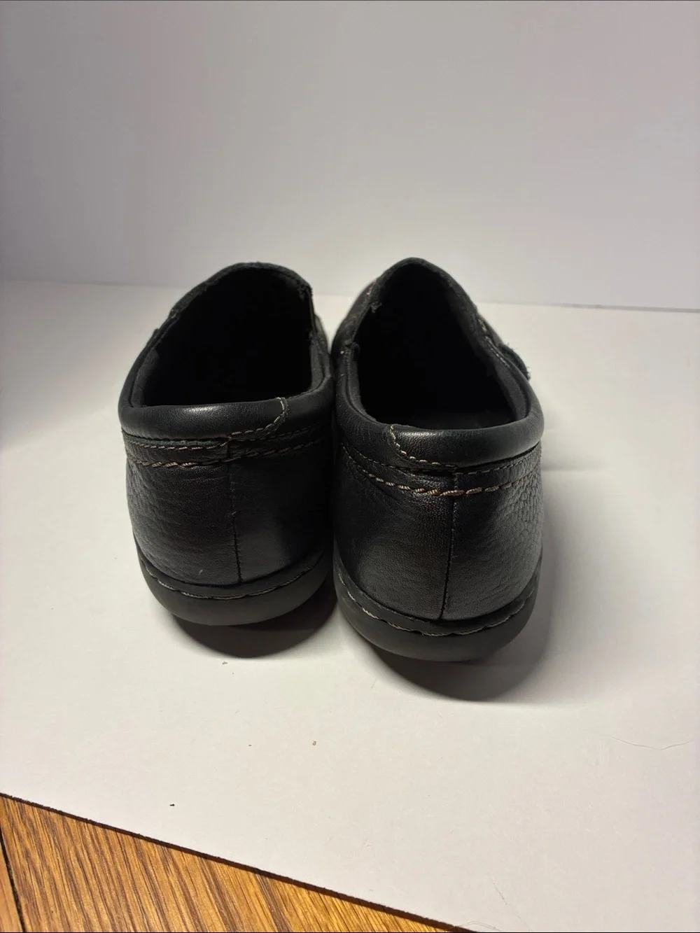 Clarks Ashland Effie Black Women's Slip-On Leather Shoes size 7.5m